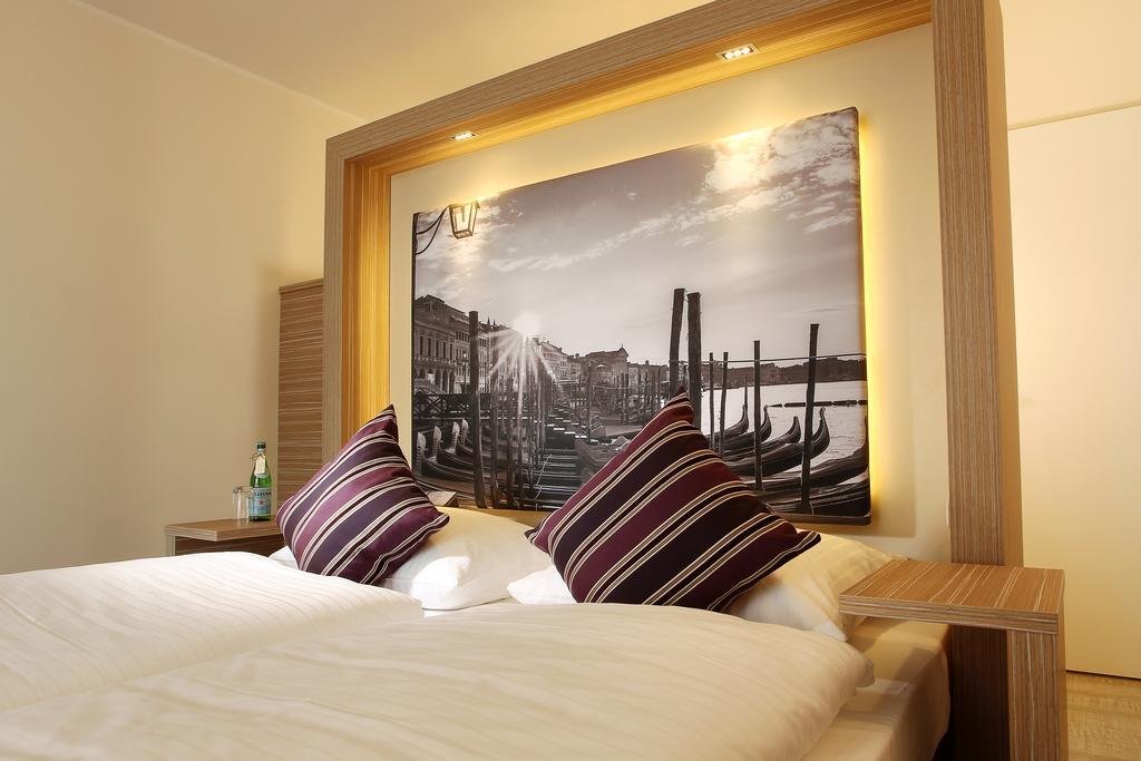 Arkadenhaus - Hotel Freiherr von Schwarzenberg Papenburg Zimmer foto